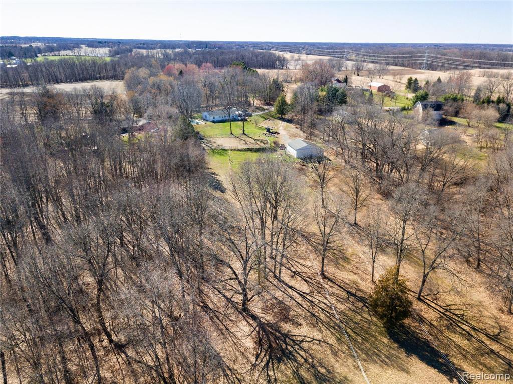 12247 Onondaga Road Property Photo 17