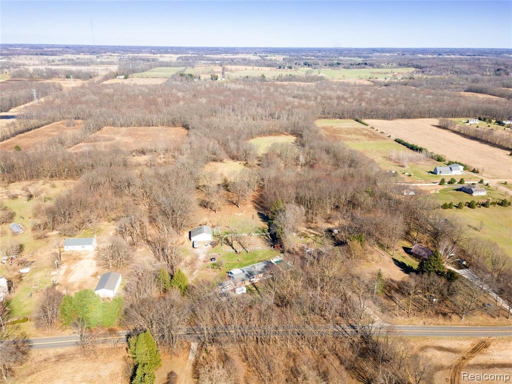 12247 Onondaga Road Property Photo 25