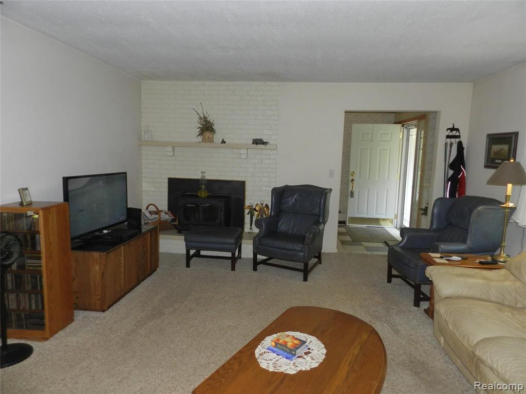 12247 Onondaga Road Property Photo 34