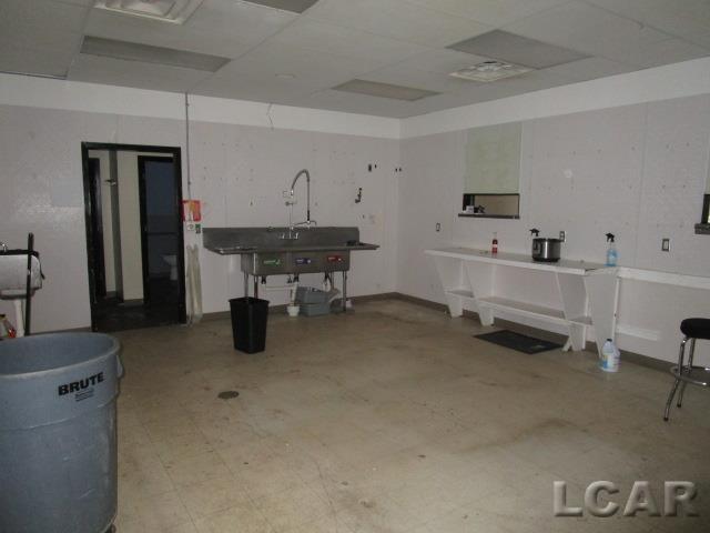 1325 N Main Street Property Photo 6