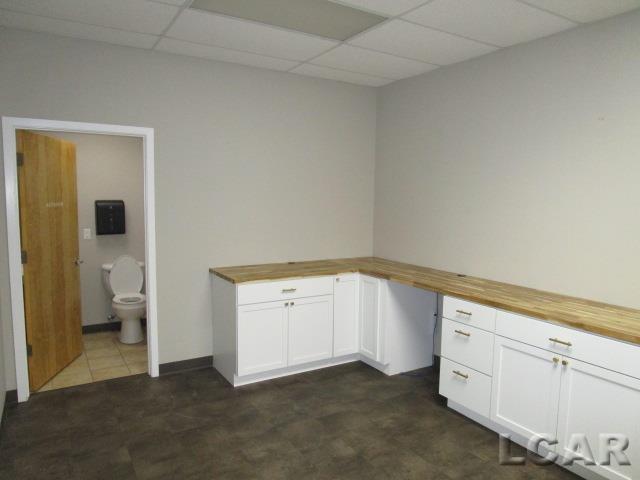 1325 N Main Street Property Photo 16