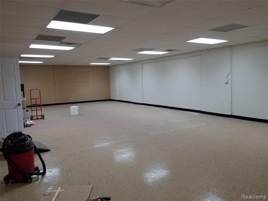 265 S Harris - Bldg B Road Property Photo 1