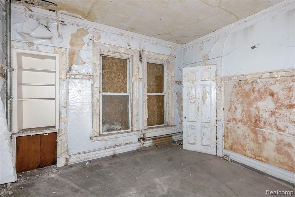 130 E Grand Boulevard Property Photo 34