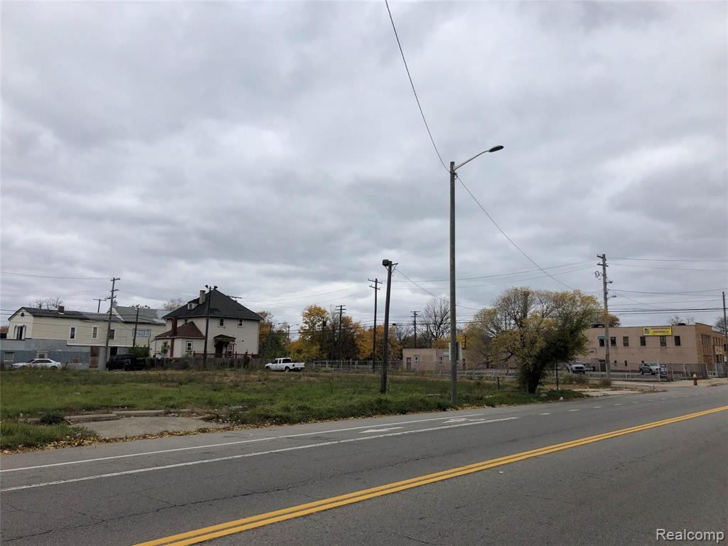 2609-2623 Trumbull Property Photo 4
