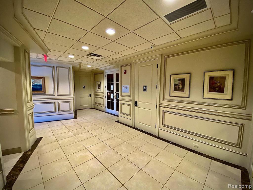 63 Kercheval Avenue Property Photo 9