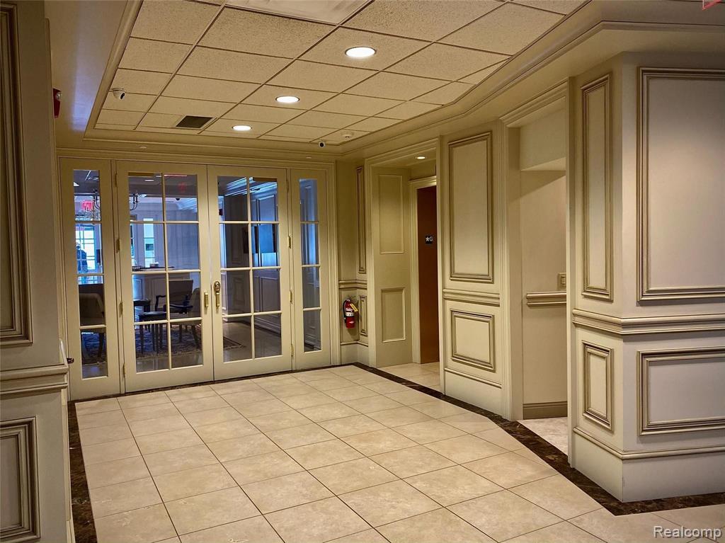 63 Kercheval Avenue Property Photo 10