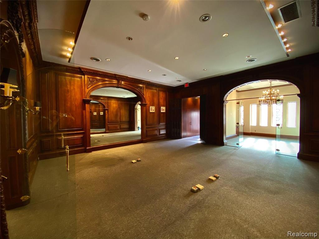 16835 Kercheval Avenue Property Photo 16