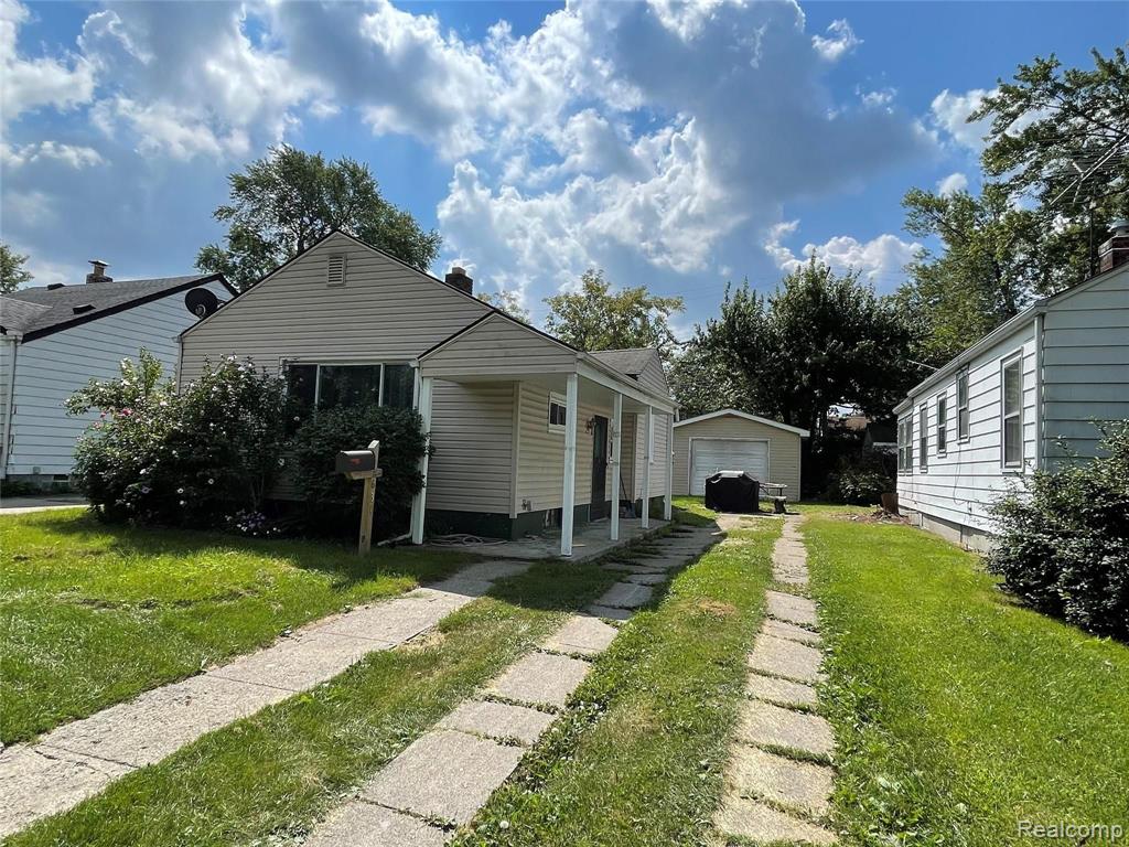 630 E MADISON Avenue Property Photo 1