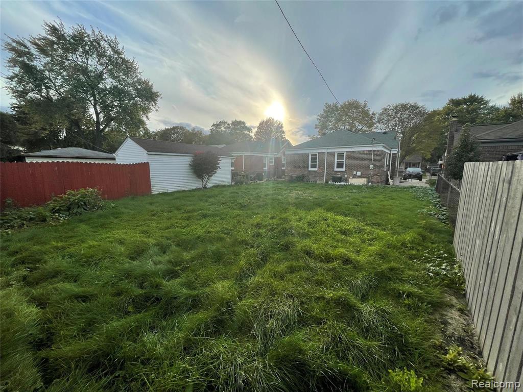 3813 Roosevelt Street Property Photo 2