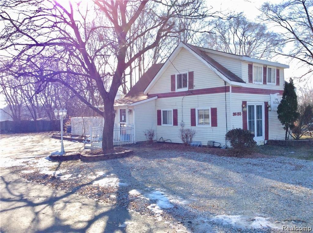 8685 Highland Road Property Photo 4