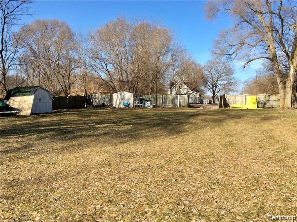 8685 Highland Road Property Photo 5