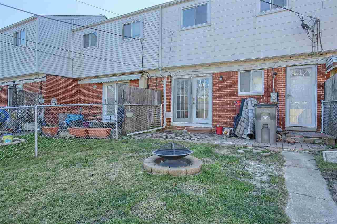 20011 Abrahm Property Photo 23