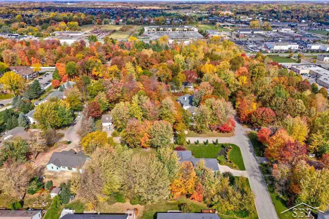 Vl Foxwood Drive Property Photo 3