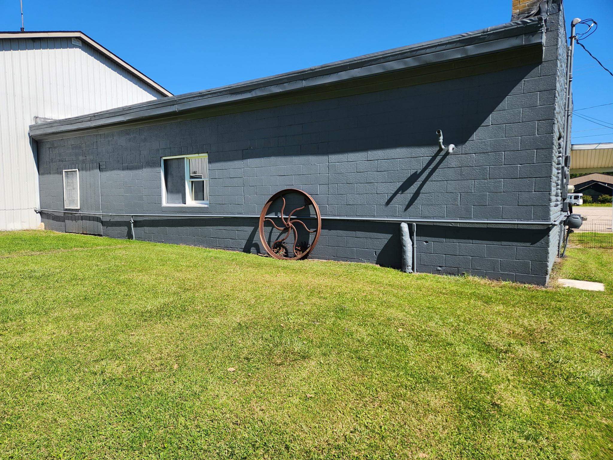 2045 N Meridian Road Property Photo 6