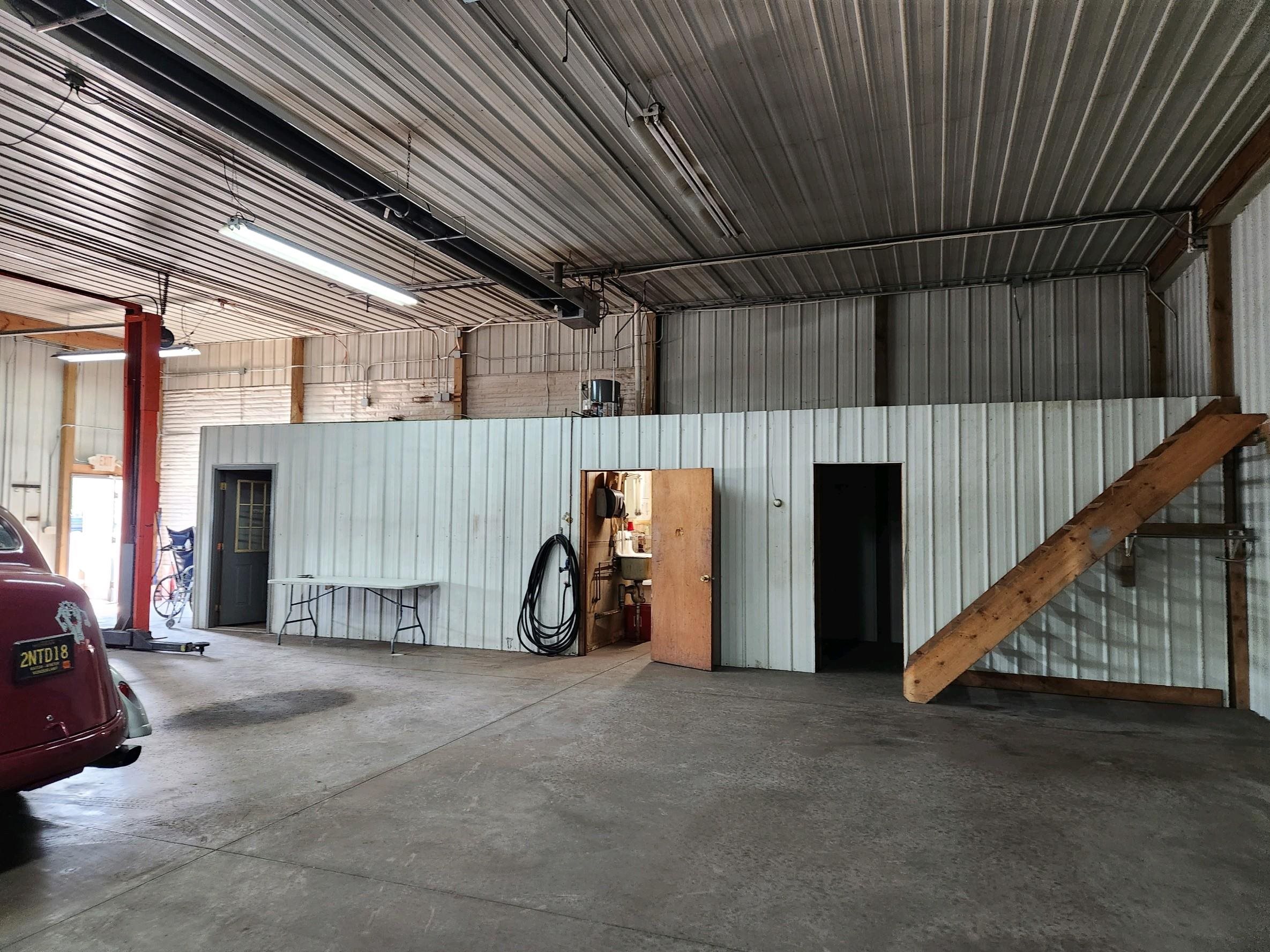 2045 N Meridian Road Property Photo 13