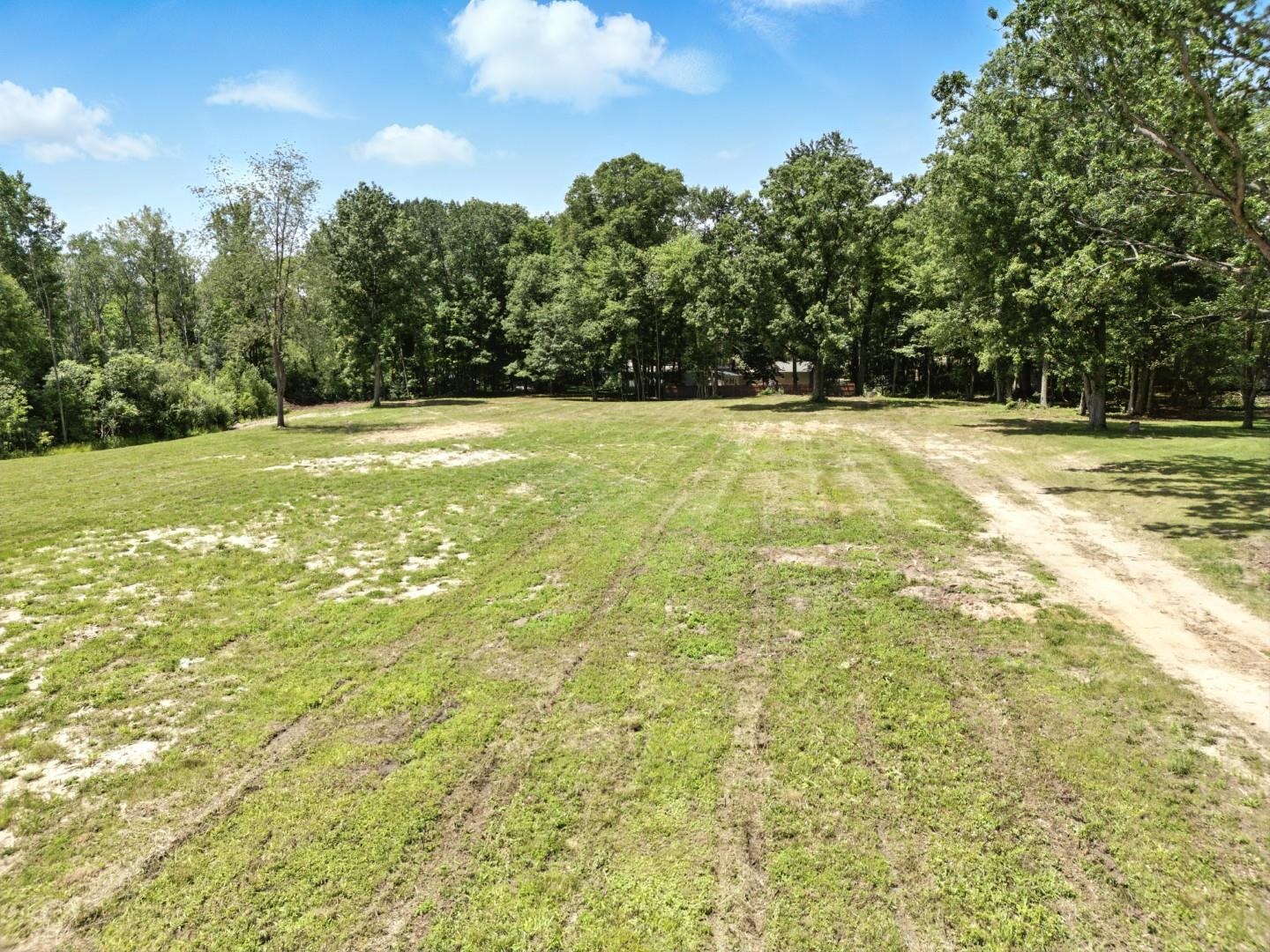 2073 N Meridian Road Property Photo 4