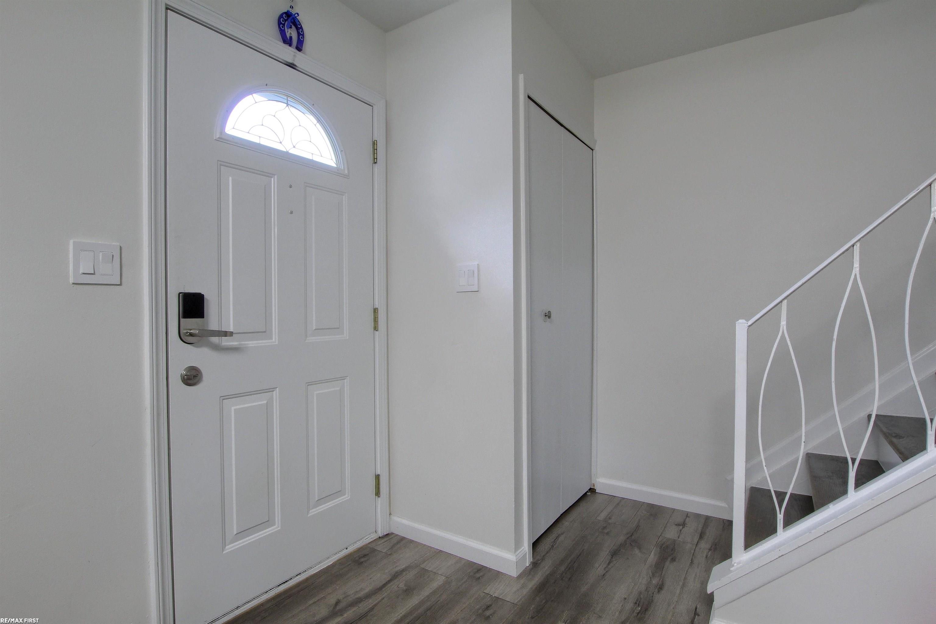 38343 Carolon Blvd Property Photo 3
