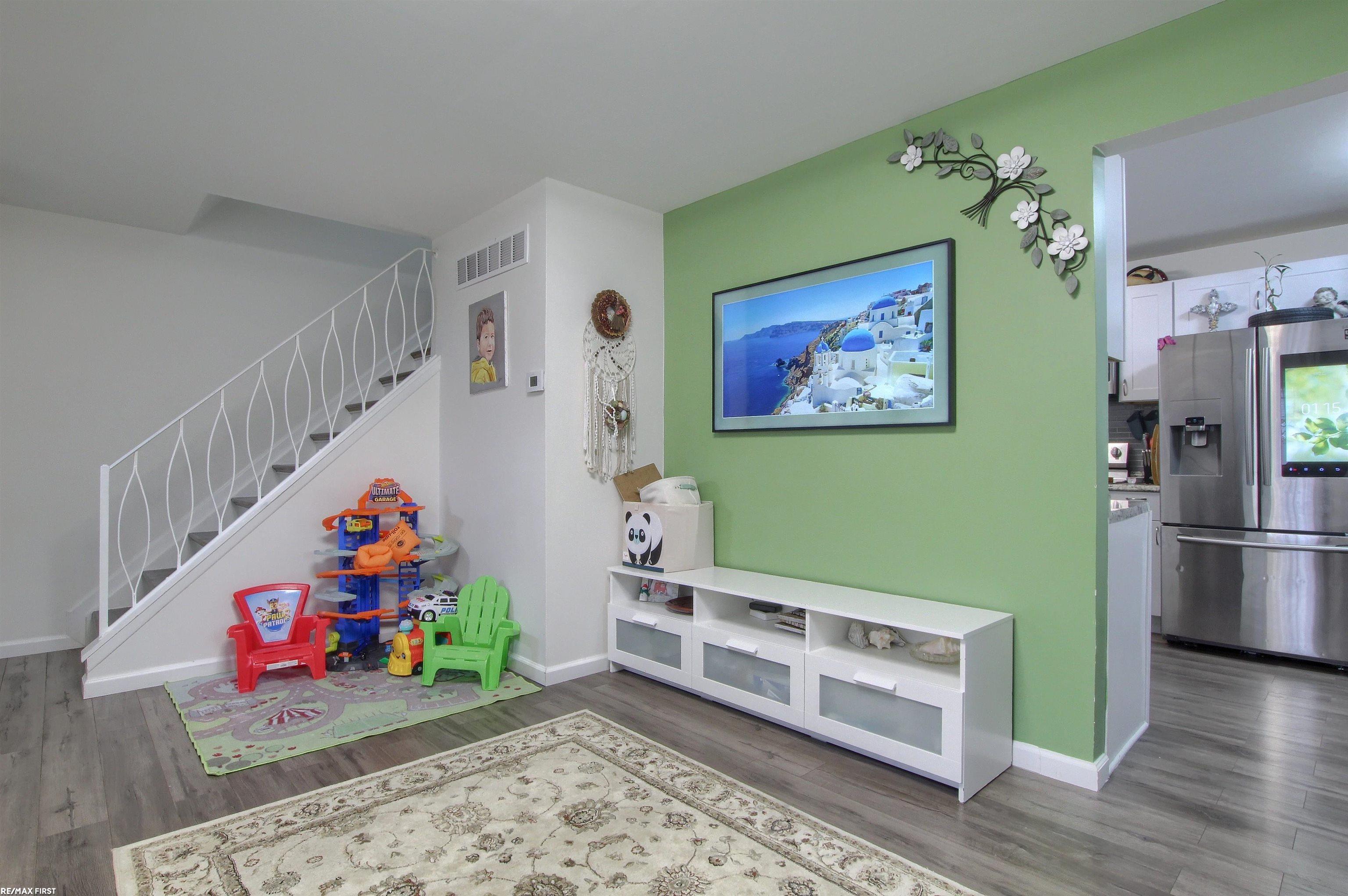 38343 Carolon Blvd Property Photo 6