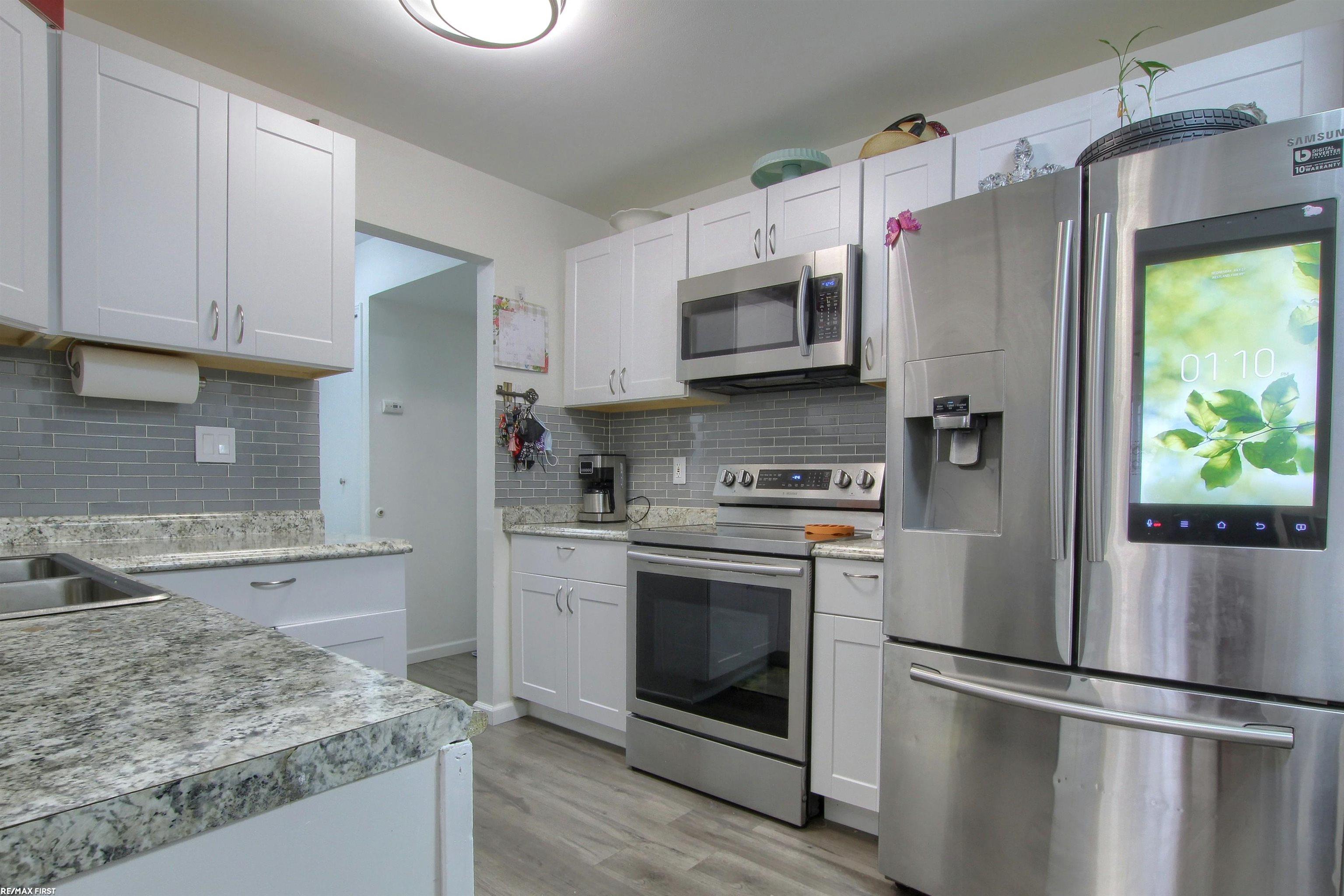 38343 Carolon Blvd Property Photo 7