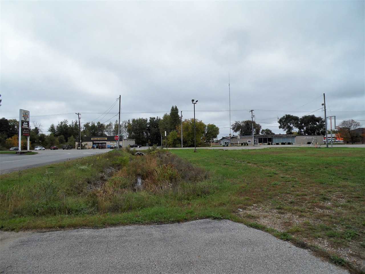 711 E Cedar Street Property Photo 5