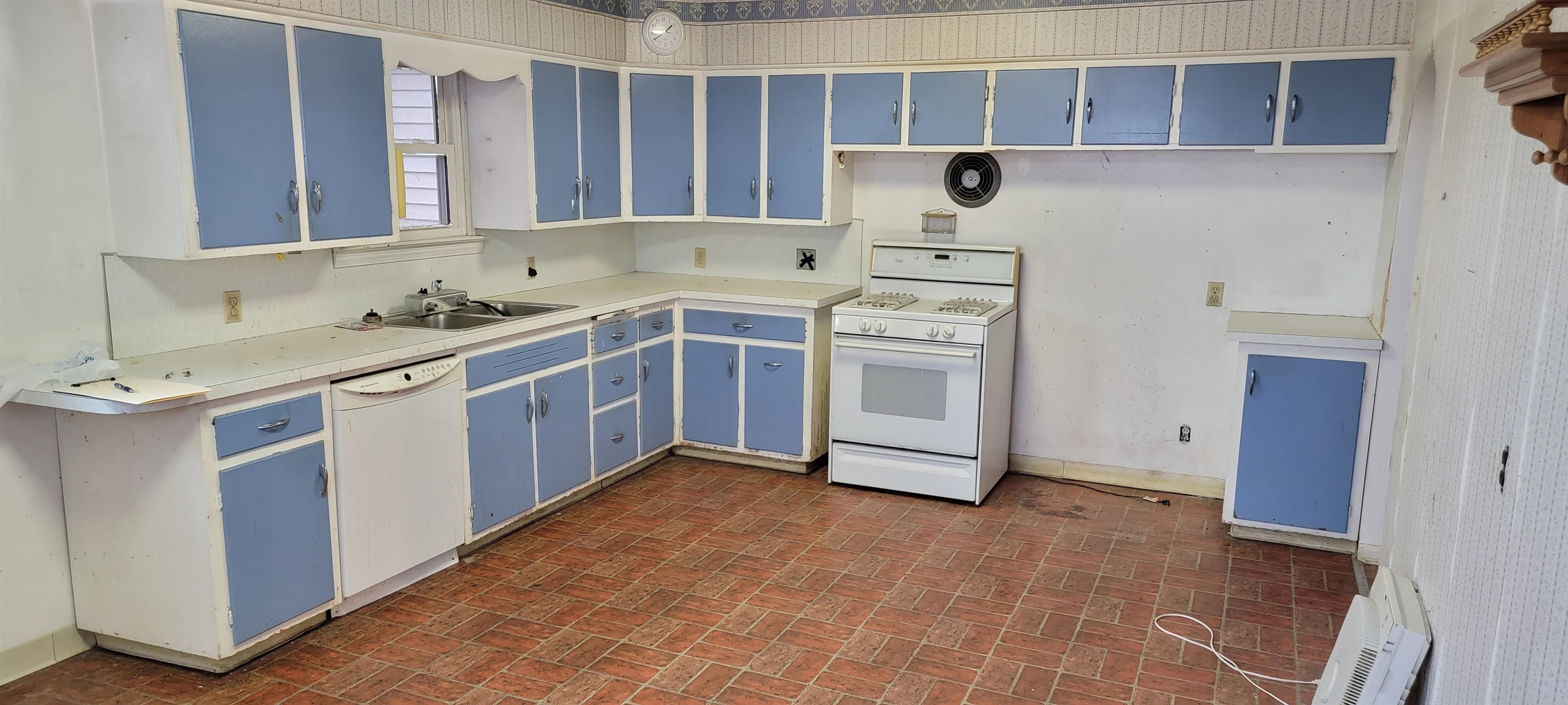 1066 E Pinconning Road Property Photo 5
