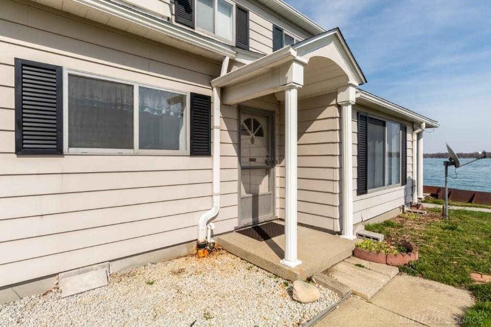 1516 St Clair River Drive Property Photo 7