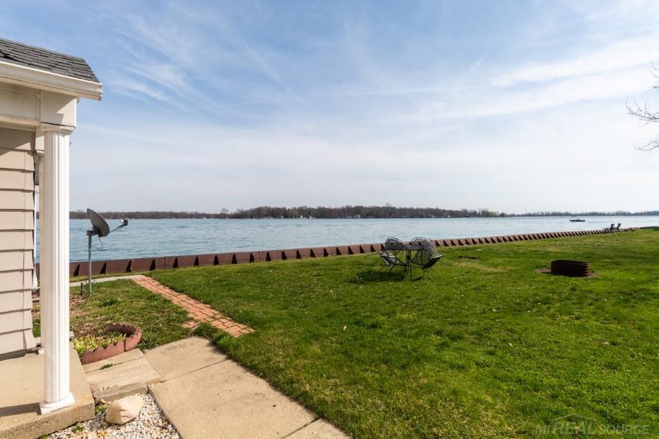 1516 St Clair River Drive Property Photo 44