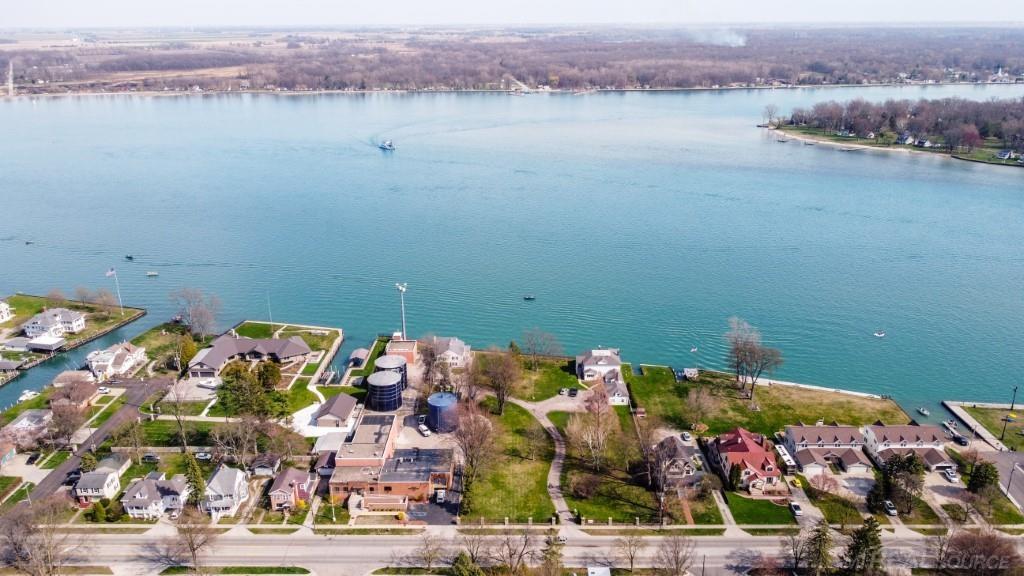 1516 St Clair River Drive Property Photo 48