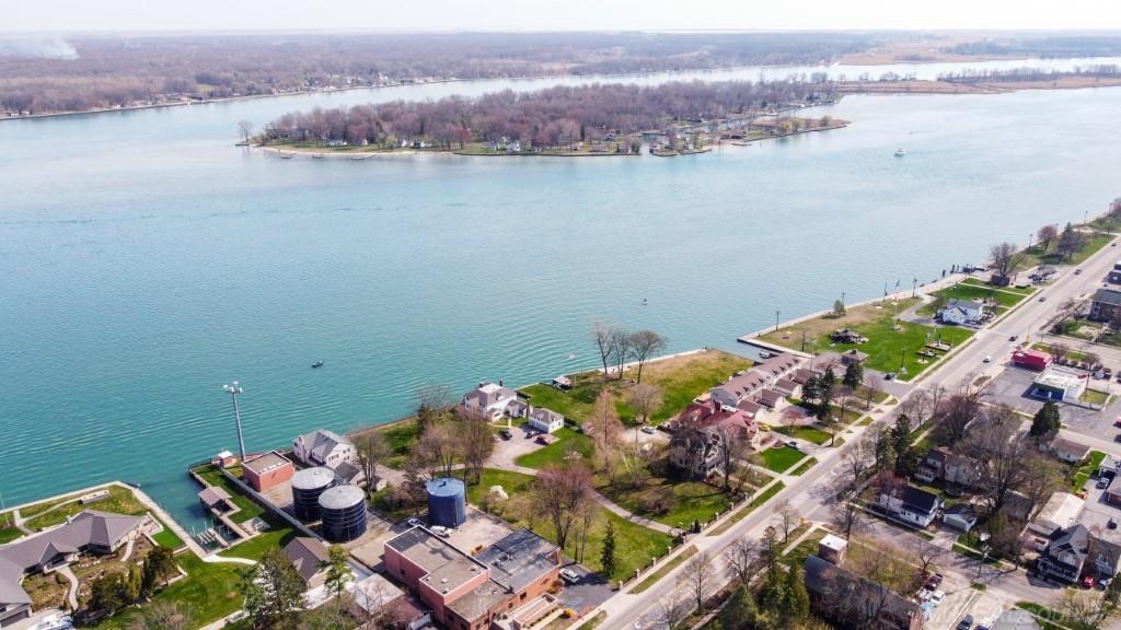 1516 St Clair River Drive Property Photo 49