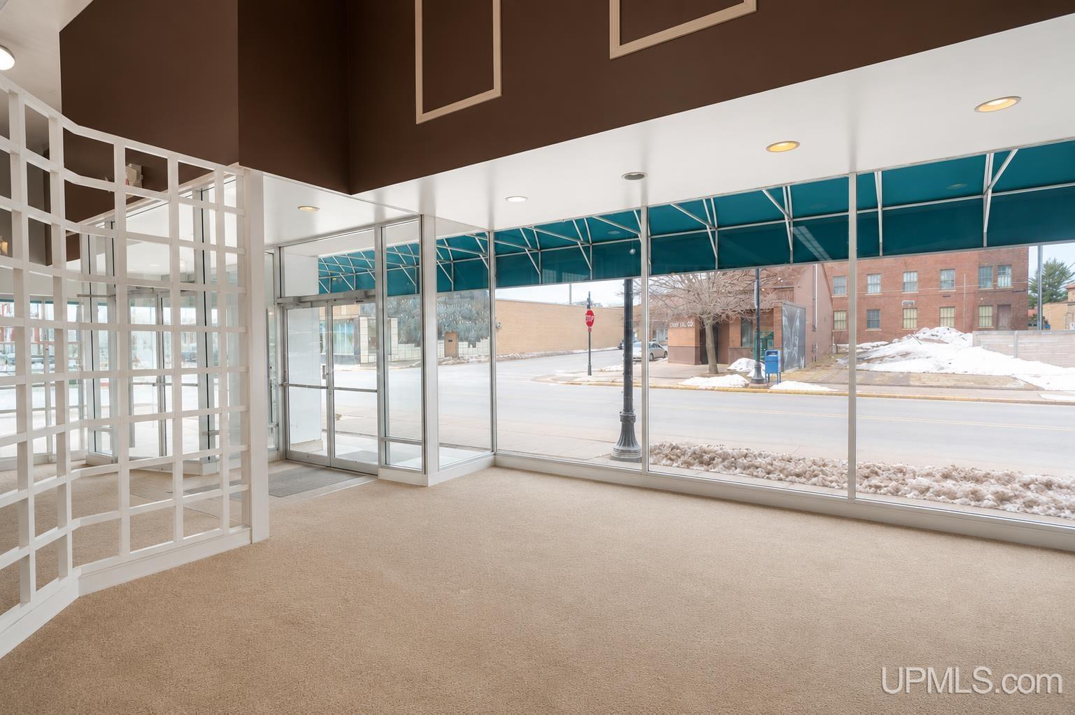 101 E Aurora Street Property Photo 6