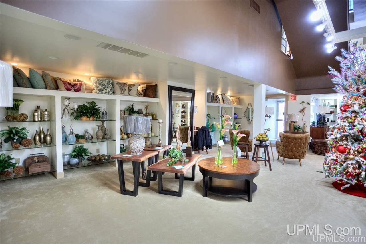 101 E Aurora Street Property Photo 26