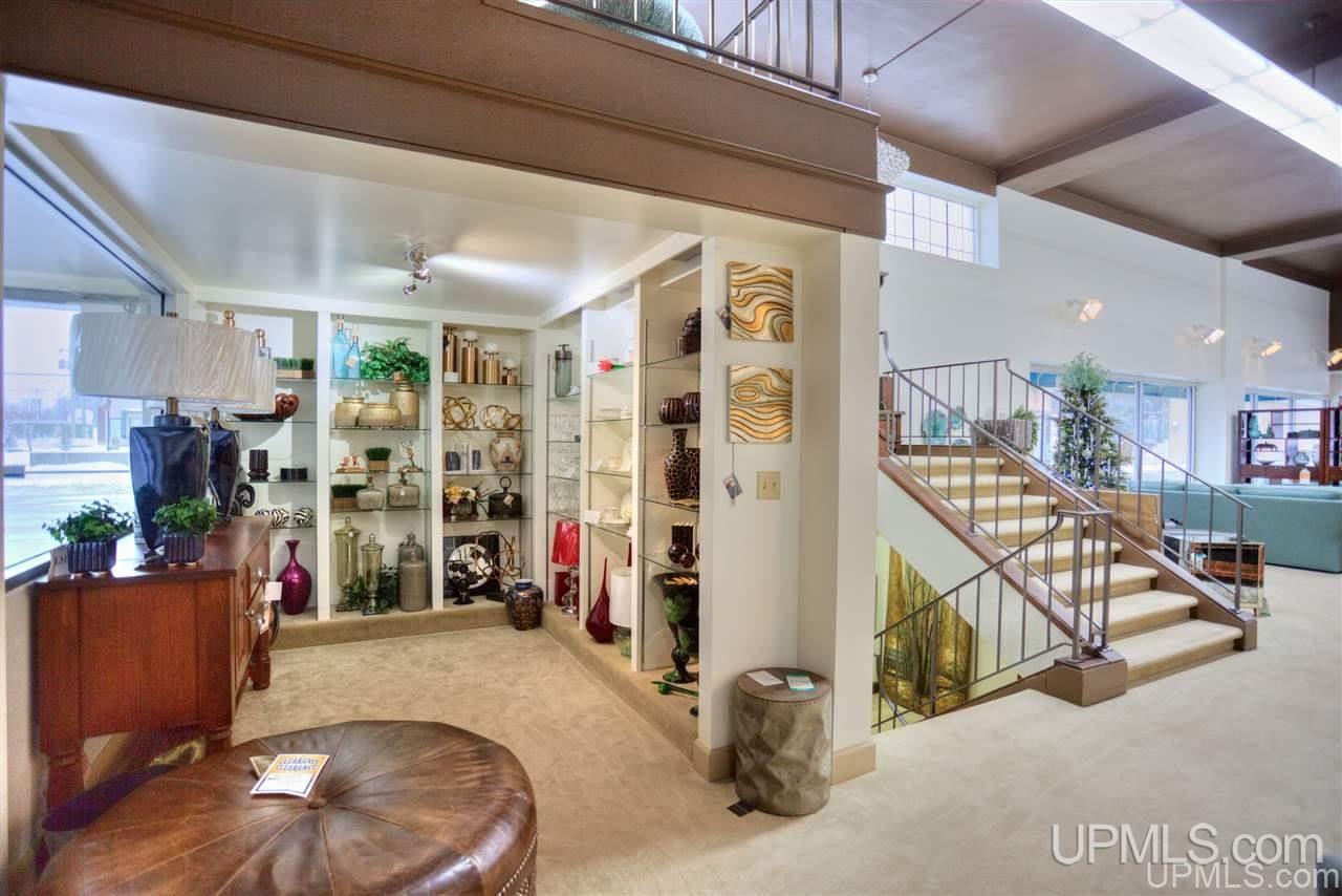 101 E Aurora Street Property Photo 28