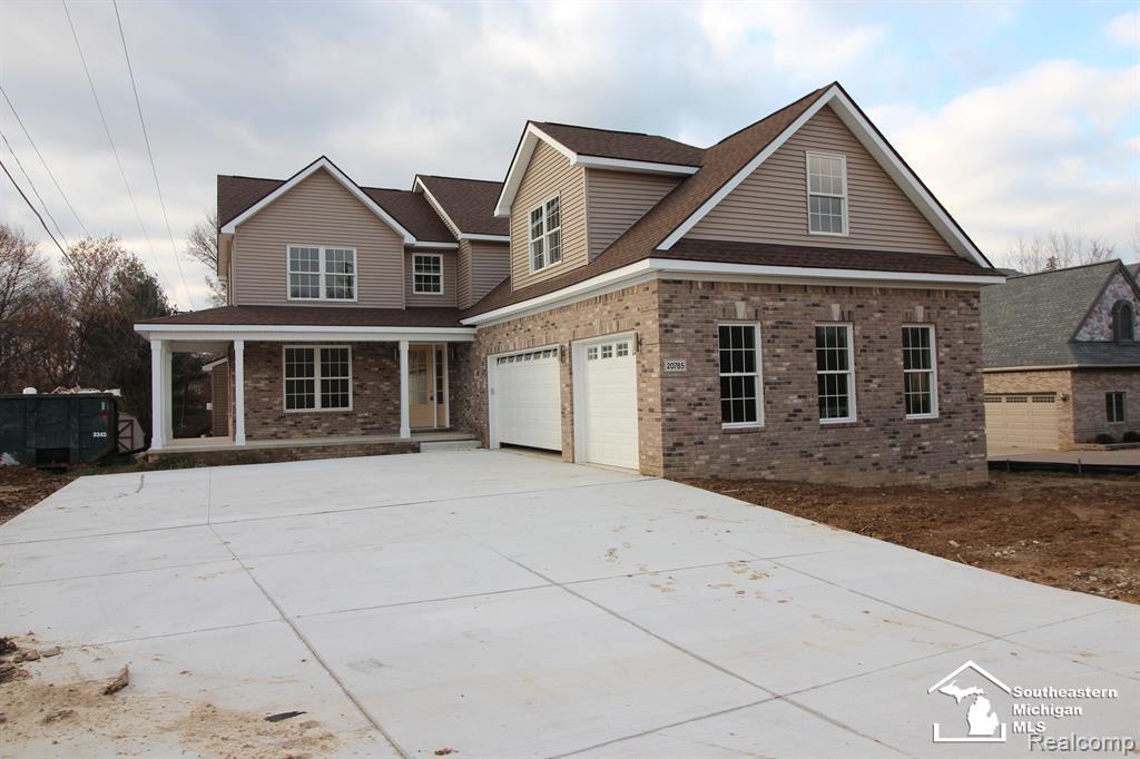 8082 Hunters Ridge Drive Property Photo 1