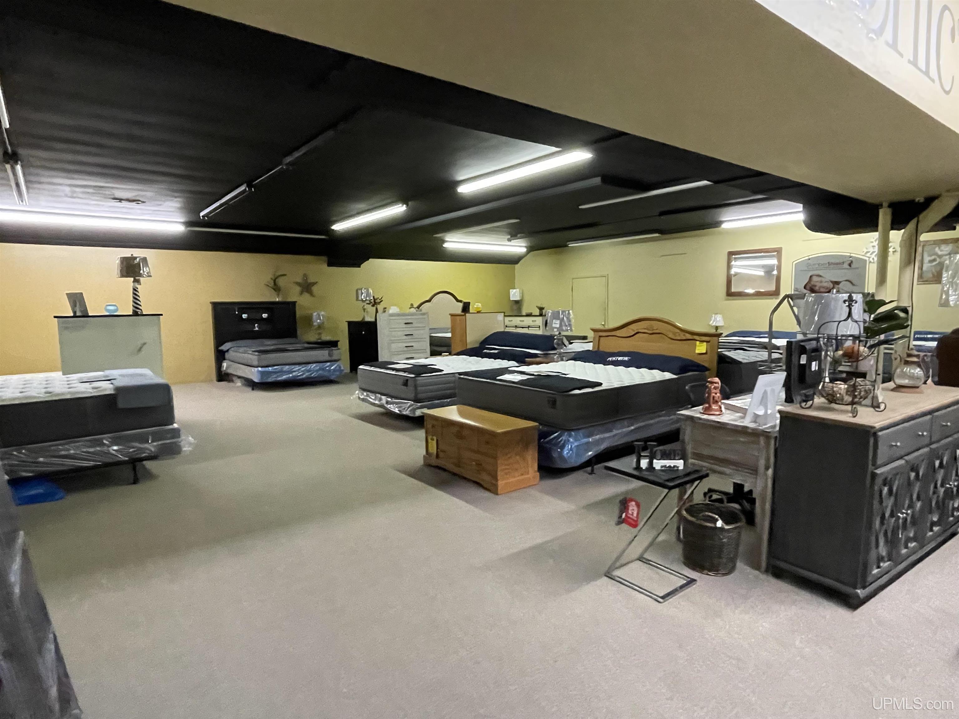226 Deer Street Property Photo 8