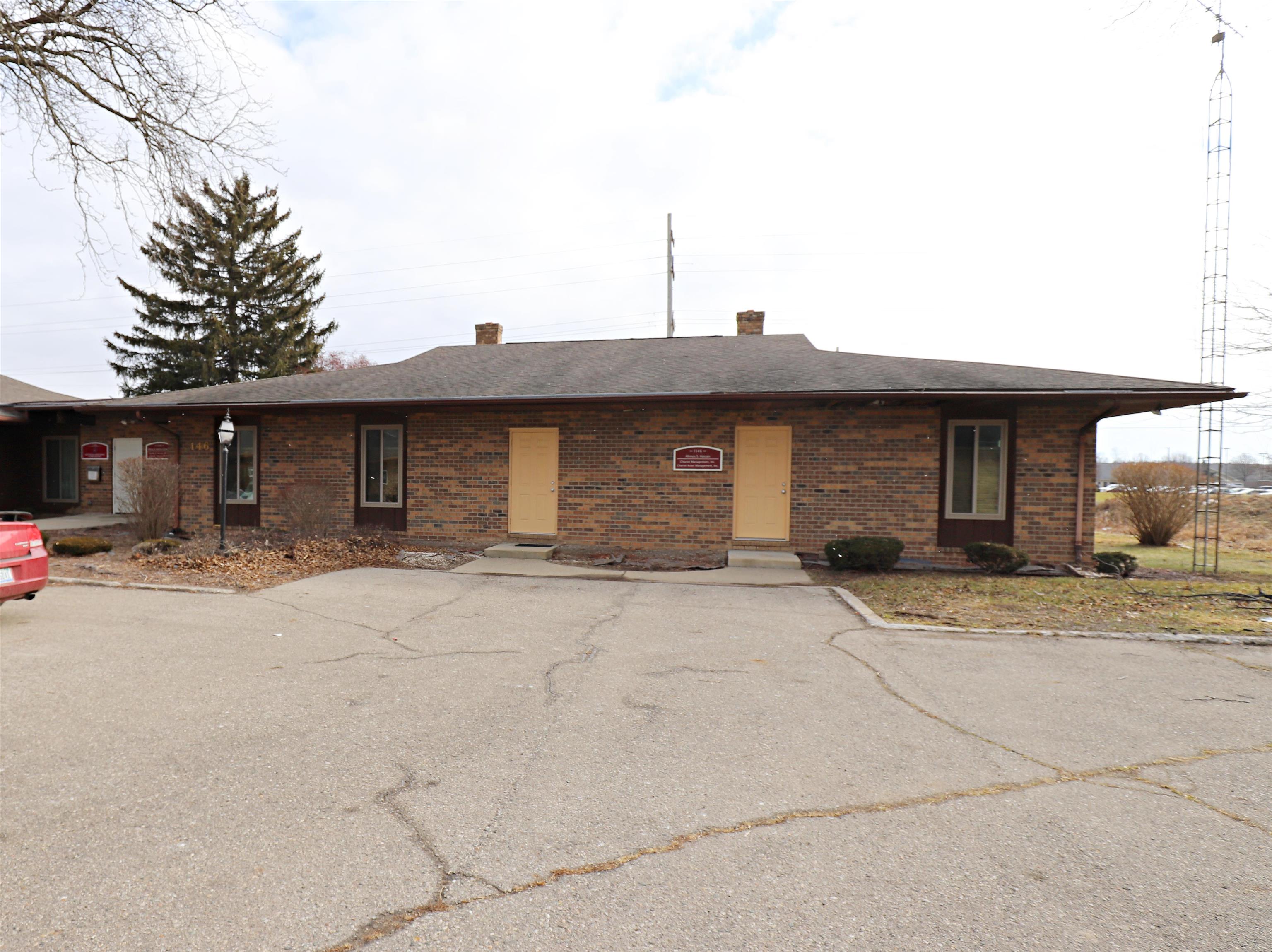 1146 S Linden Road Property Photo 5