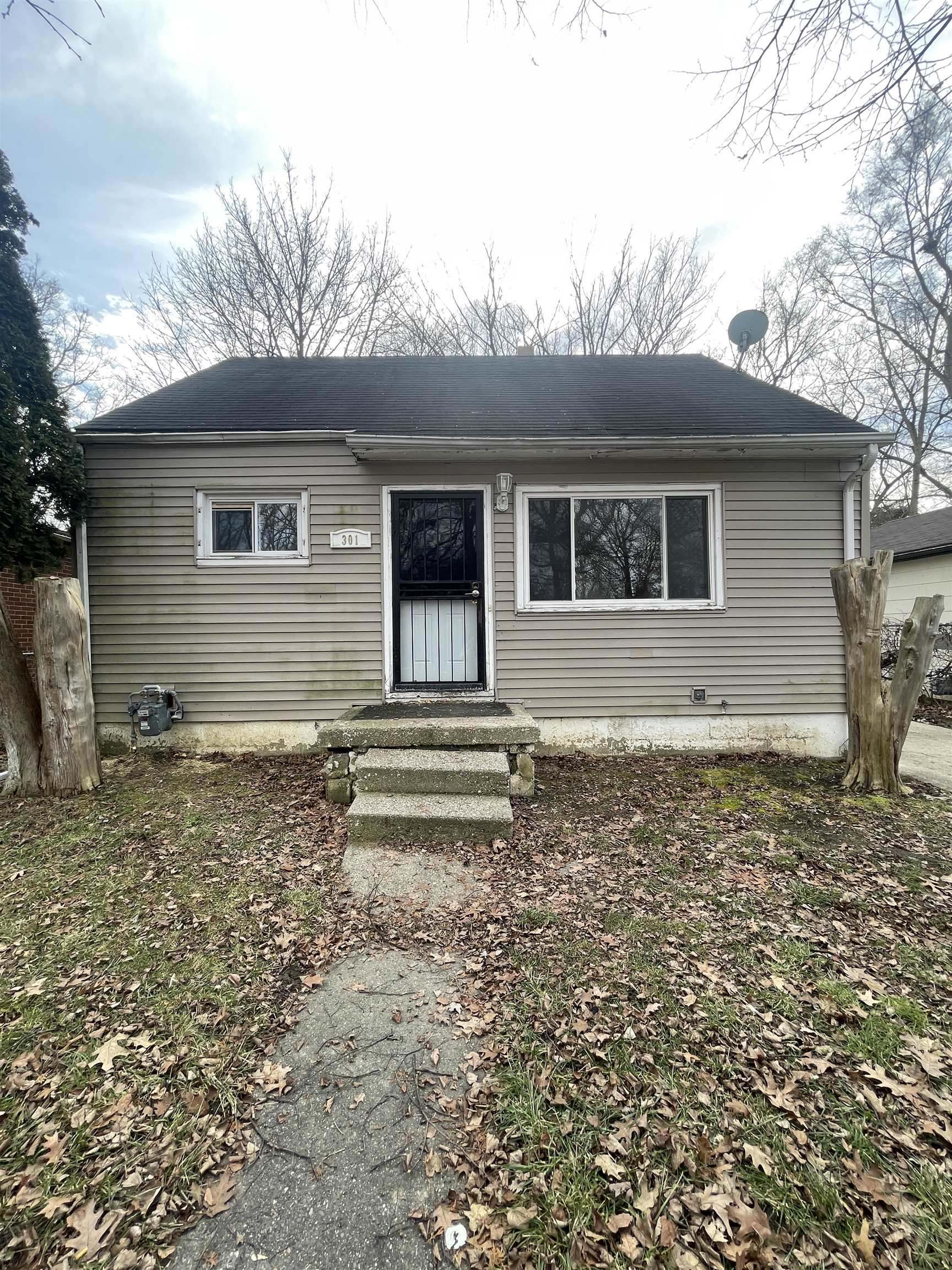 301 W Ruth Avenue Property Photo 1