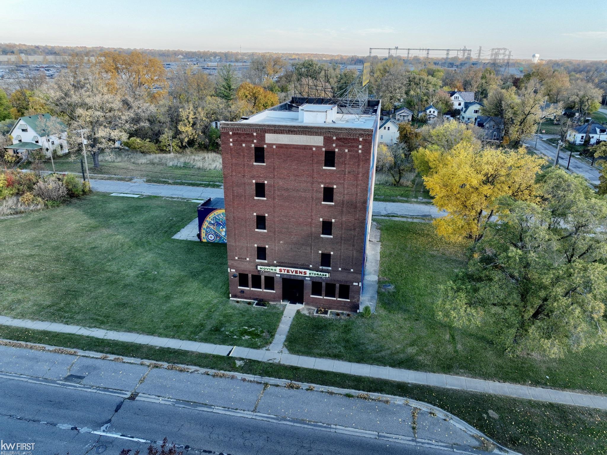 1273 Broadway Boulevard Property Photo 1