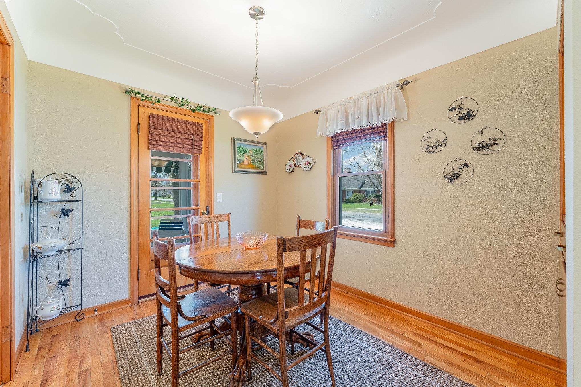 3710 Cambridge Street Property Photo 9