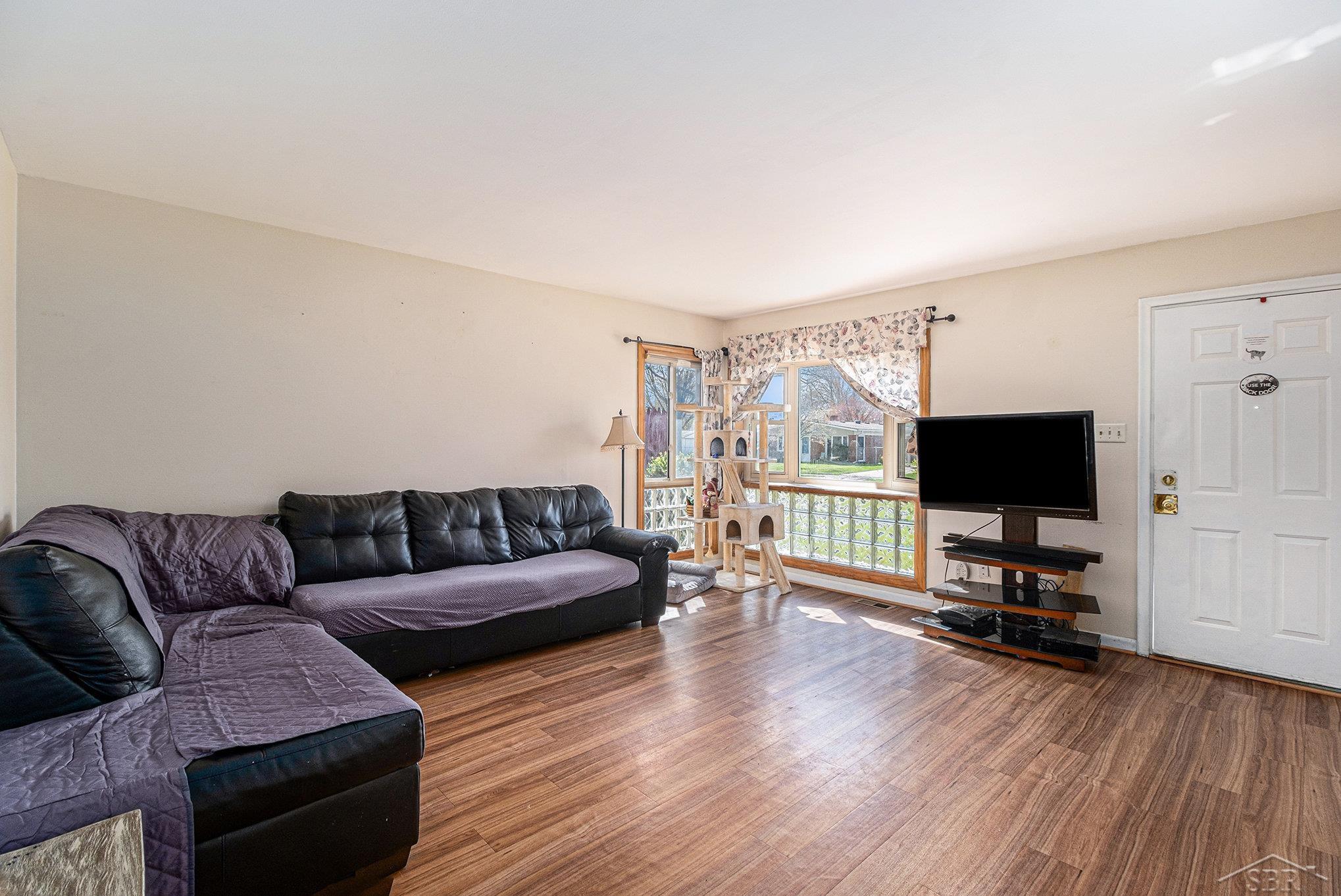 1405 Dulong Avenue Property Photo 4