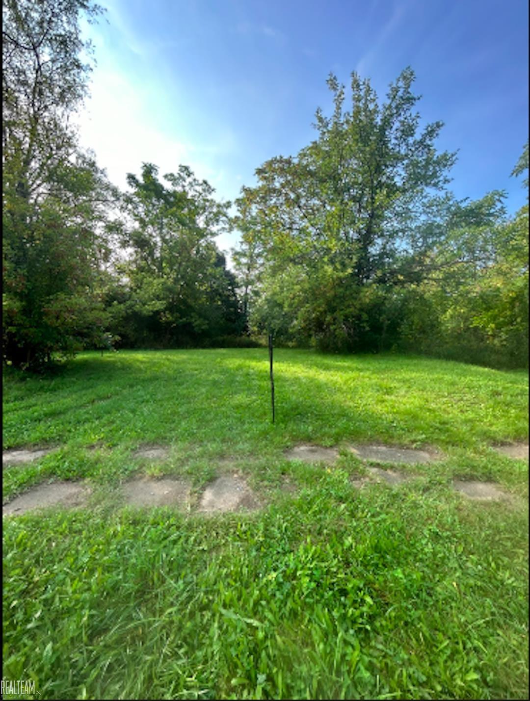 418 E Foss Avenue Property Photo 2