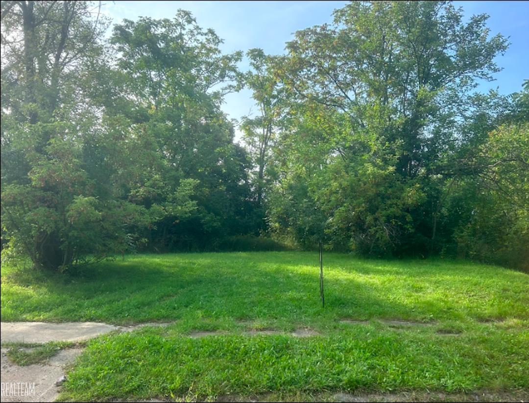 418 E Foss Avenue Property Photo 3