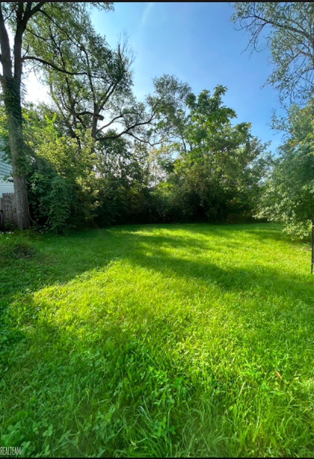 422 E Foss Avenue Property Photo 1