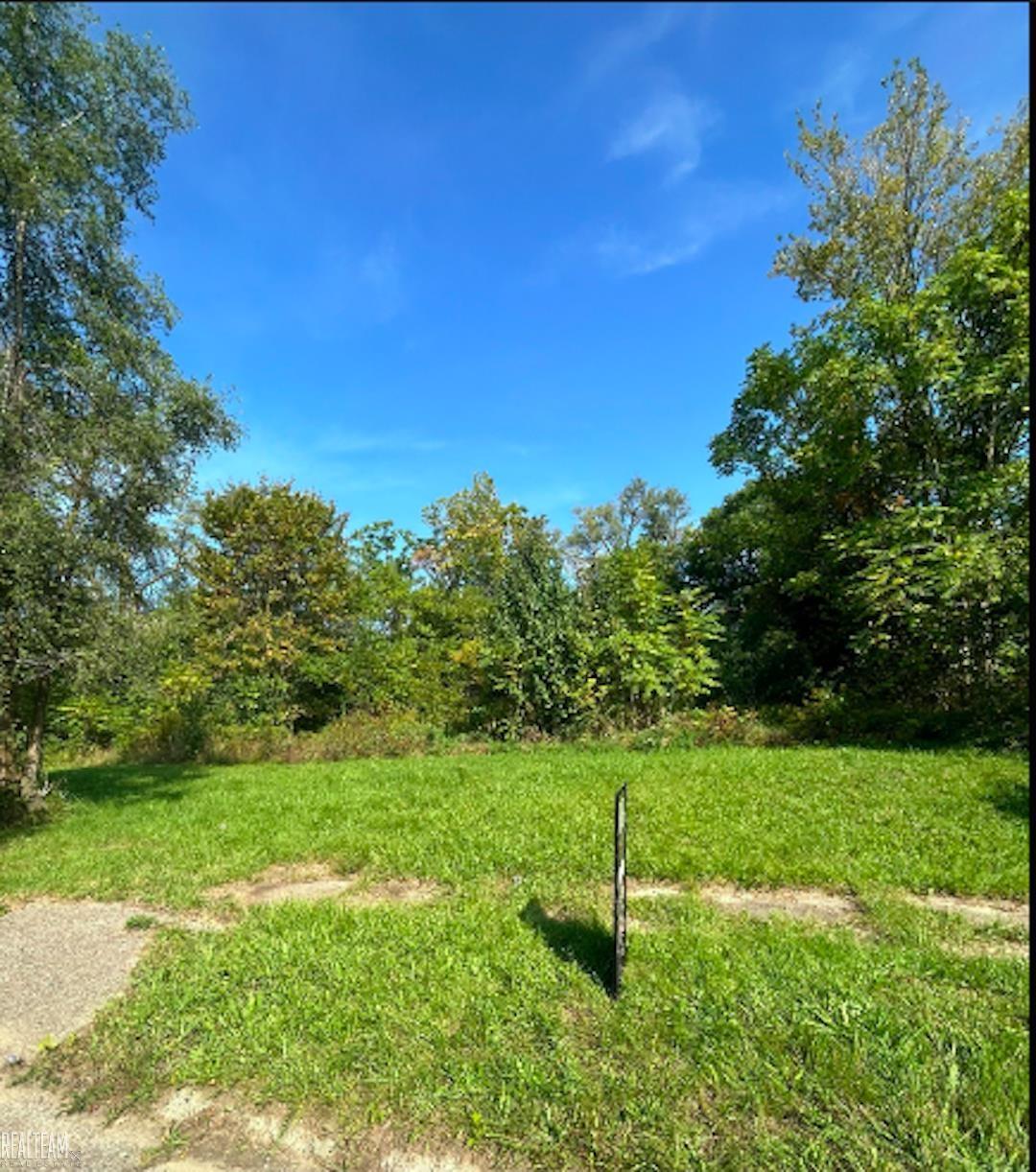 425 E Lorado Avenue Property Photo 2