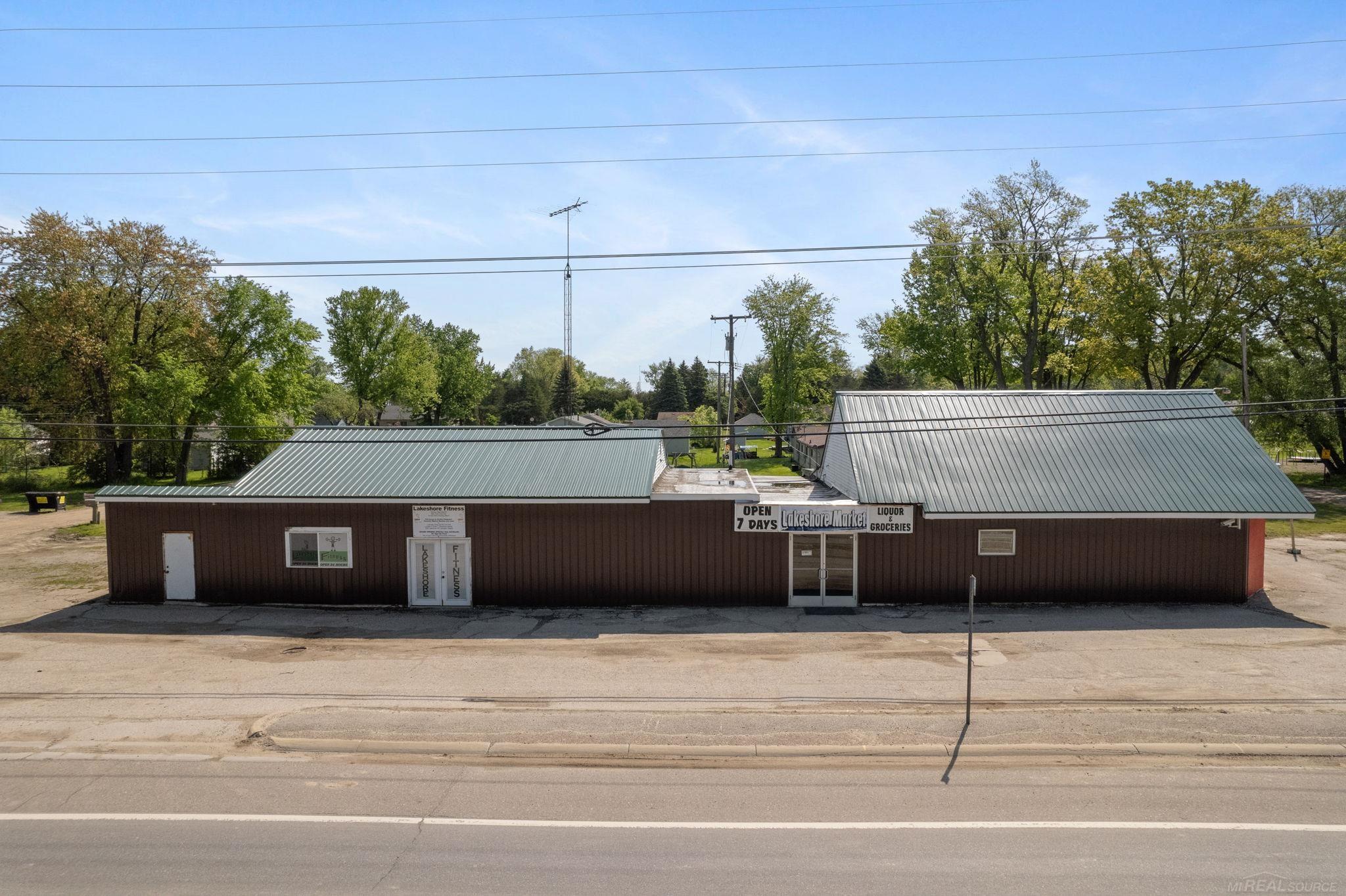 7023 Lakeshore Road Property Photo 1