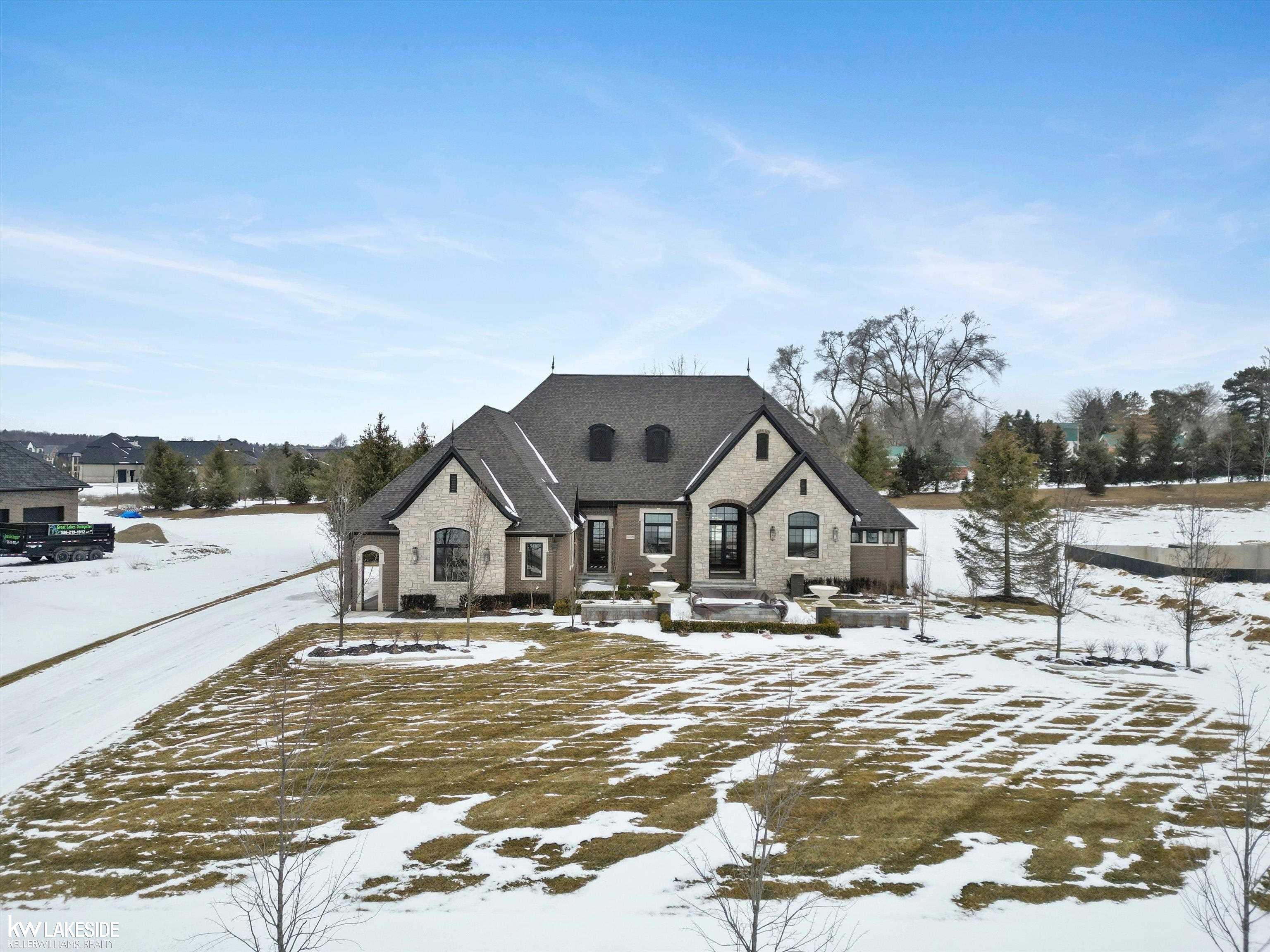 5769 Cotswold Drive Property Photo 11