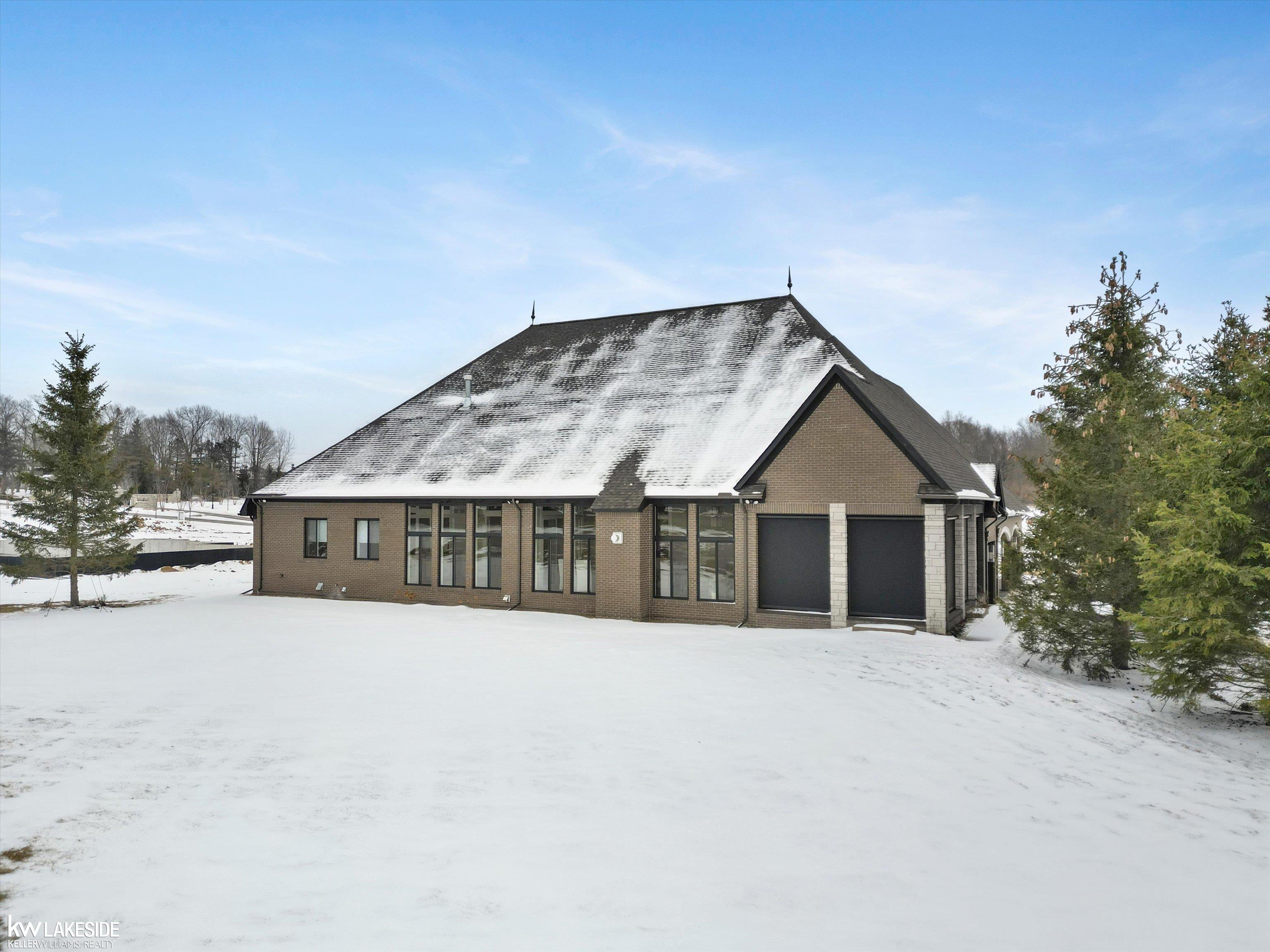 5769 Cotswold Drive Property Photo 14