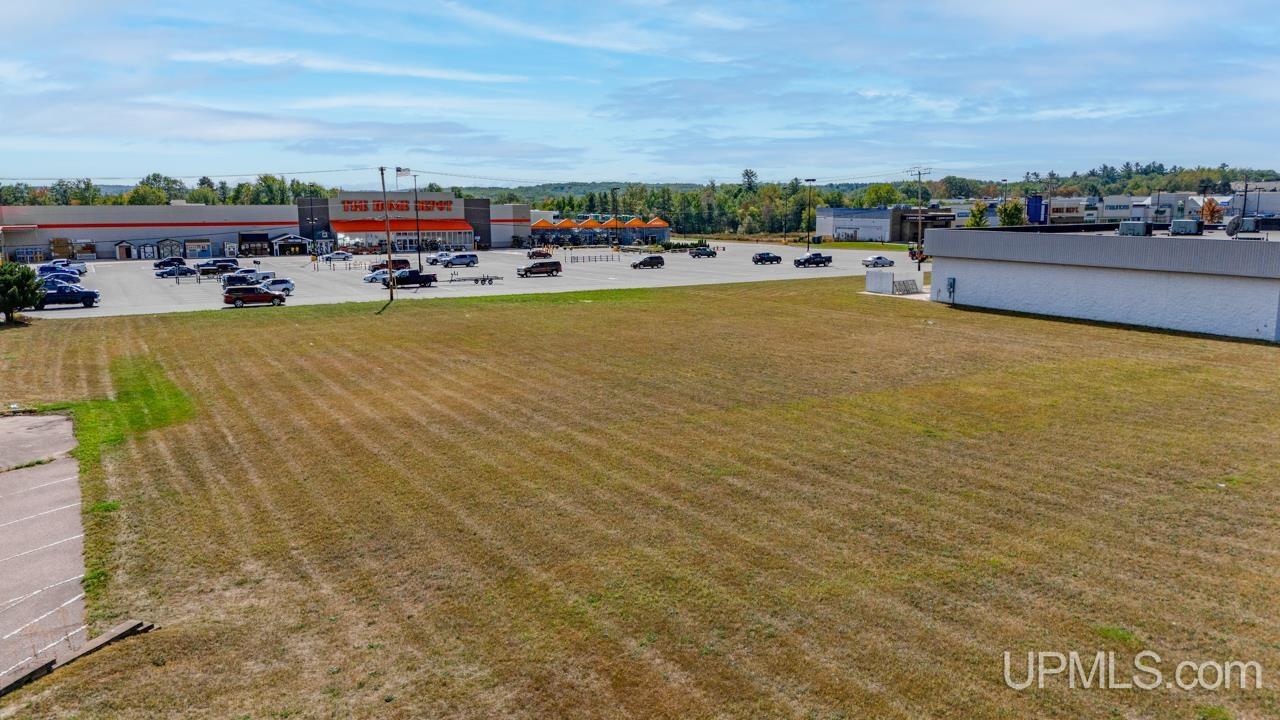 W8141 Us2 Highway Property Photo 4