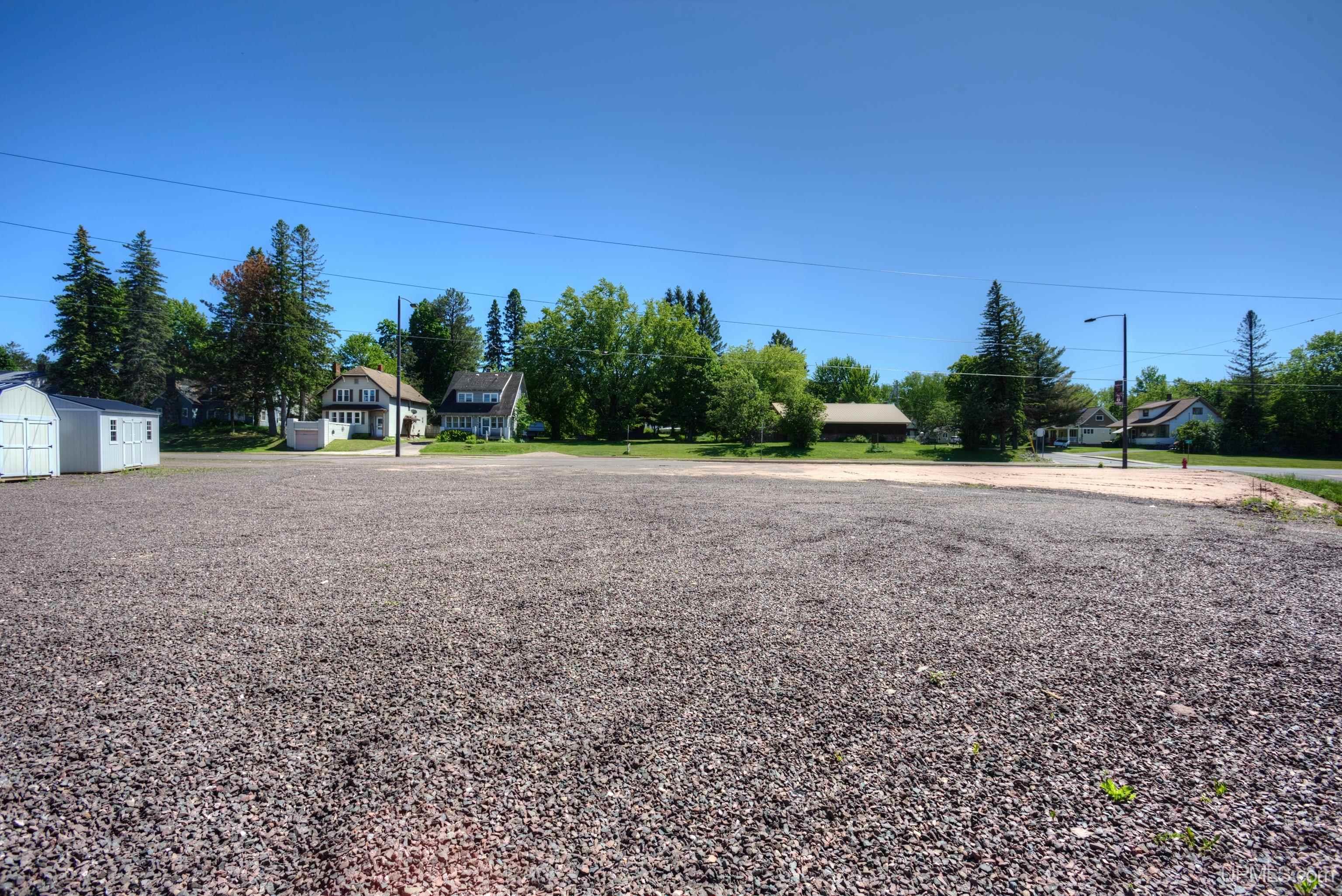 600 E Cloverland Drive