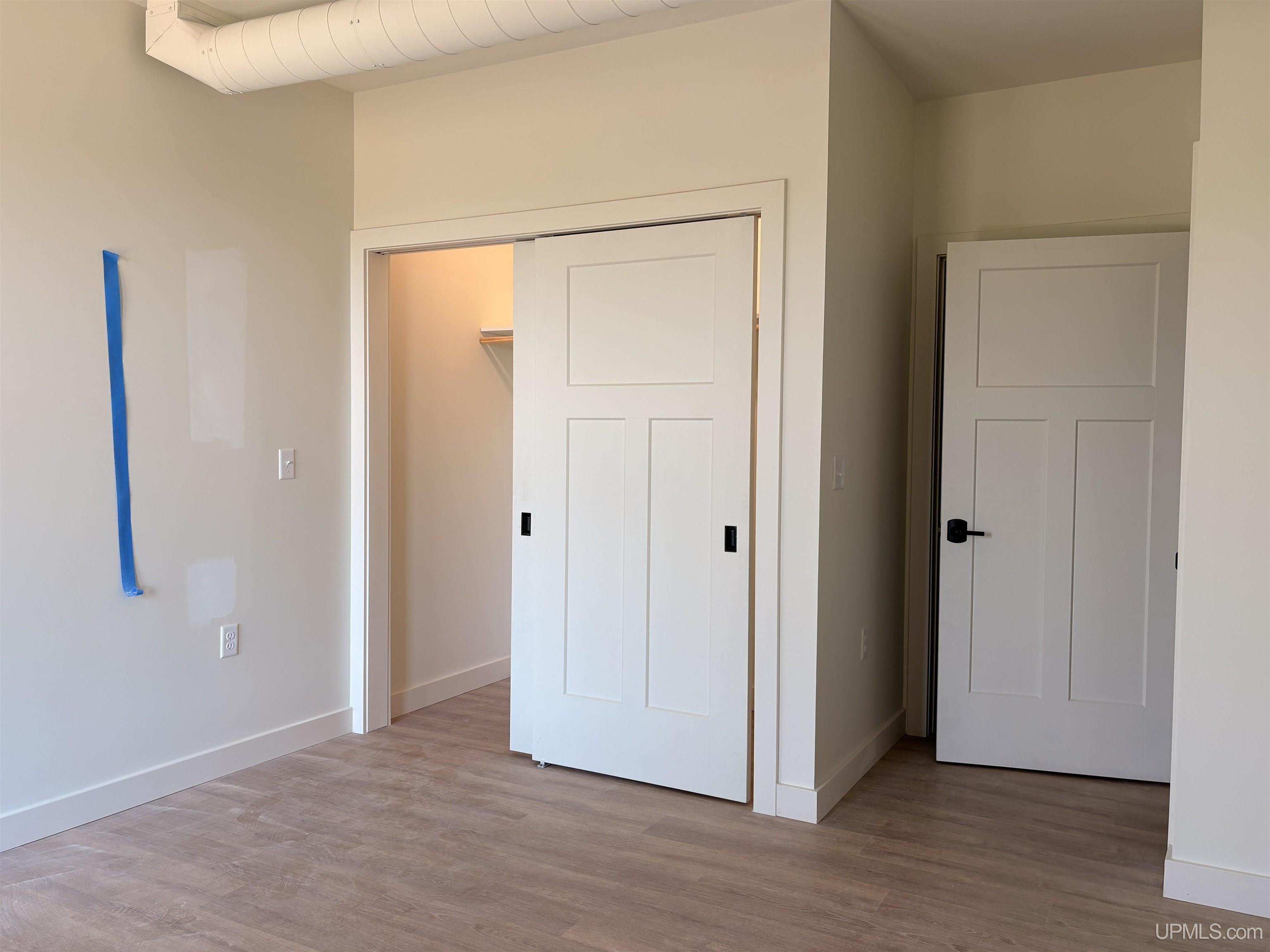 (unit 14) -2401 N Lakeshore Boulevard Property Photo 12