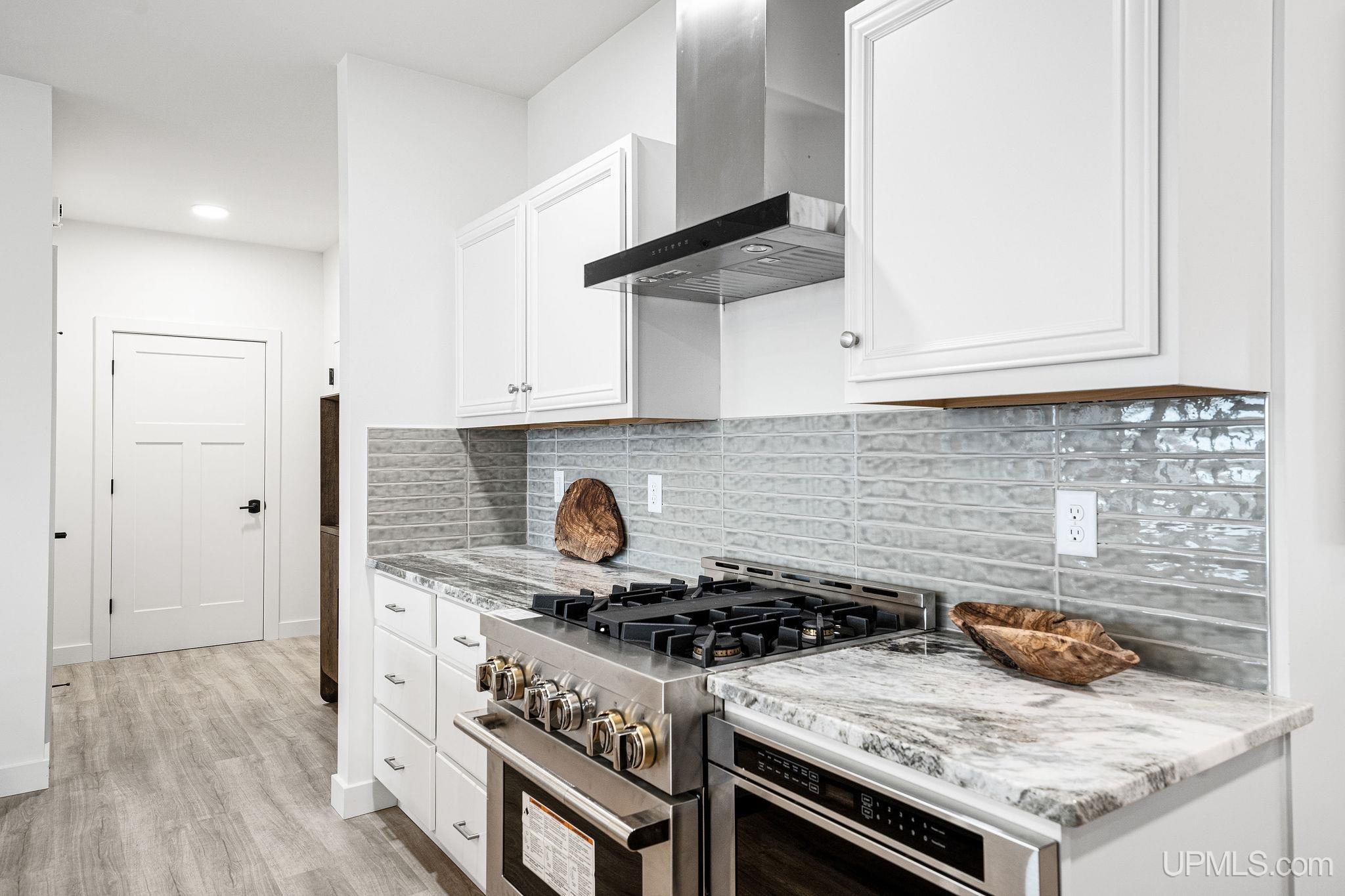(unit 7) -2401 N Lakeshore Boulevard Property Photo 10